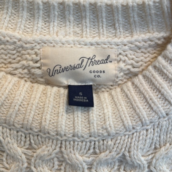 Universal Thread Fisherman Sweater in Cream. Size Small. - Picture 3 of 4